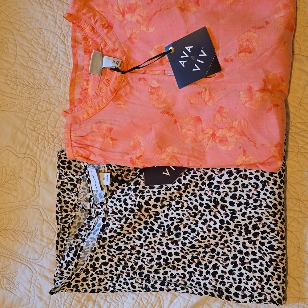 HP🎉 NWT- Ava & Viv Plus Size Women's Short Sleeve Tops, Bundle of 2, Size 2X